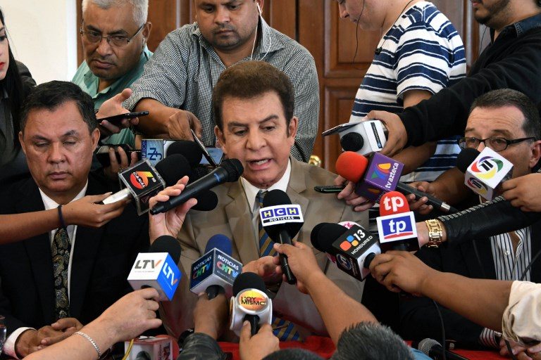 Candidato opositor hondureño anuncia que desiste de lucha electoral