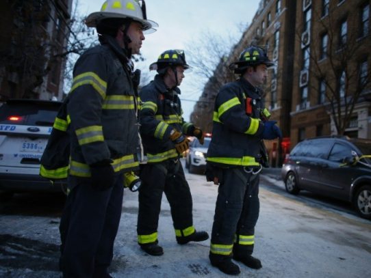 Doce muertos en el peor incendio en décadas en Nueva York