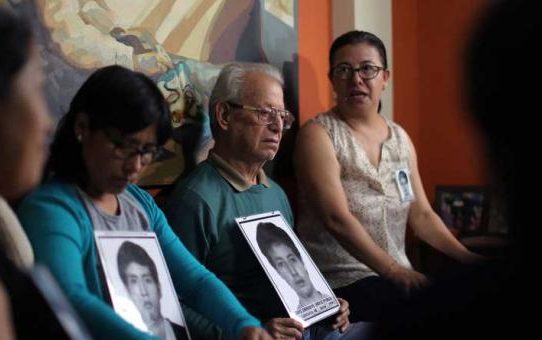 Familiares de víctimas marchan por anulación de indulto a Fujimori