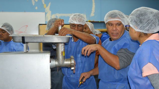 Técnicos panameños impulsan el ensilaje de pescado para la producción acuícola