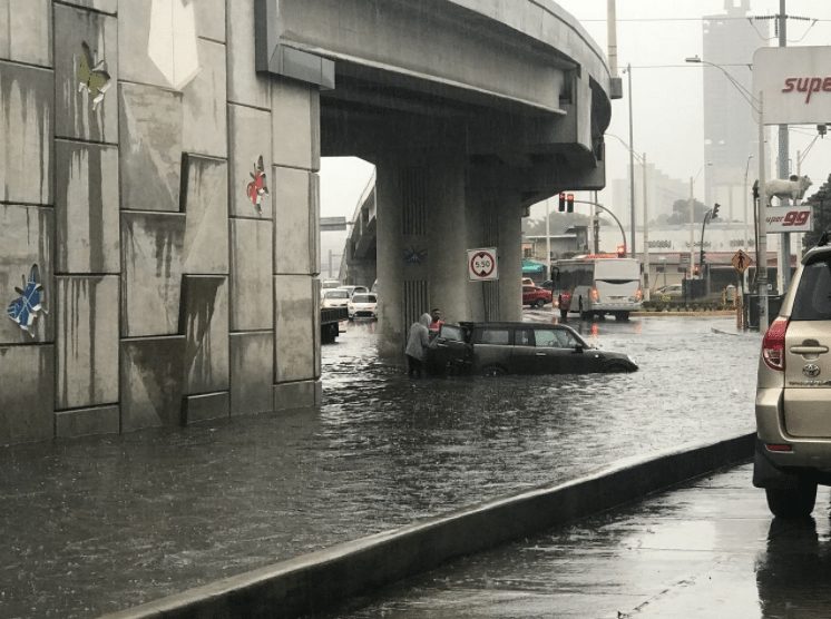 Lluvias provocan inundaciones en varios puntos de la capital y Colón