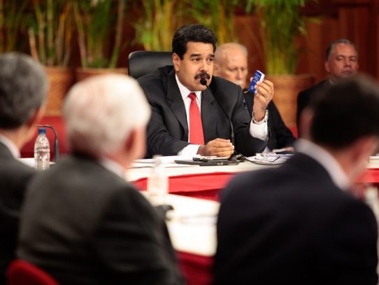 Gobierno de Maduro y oposición emprenden negociaciones entre escepticismo