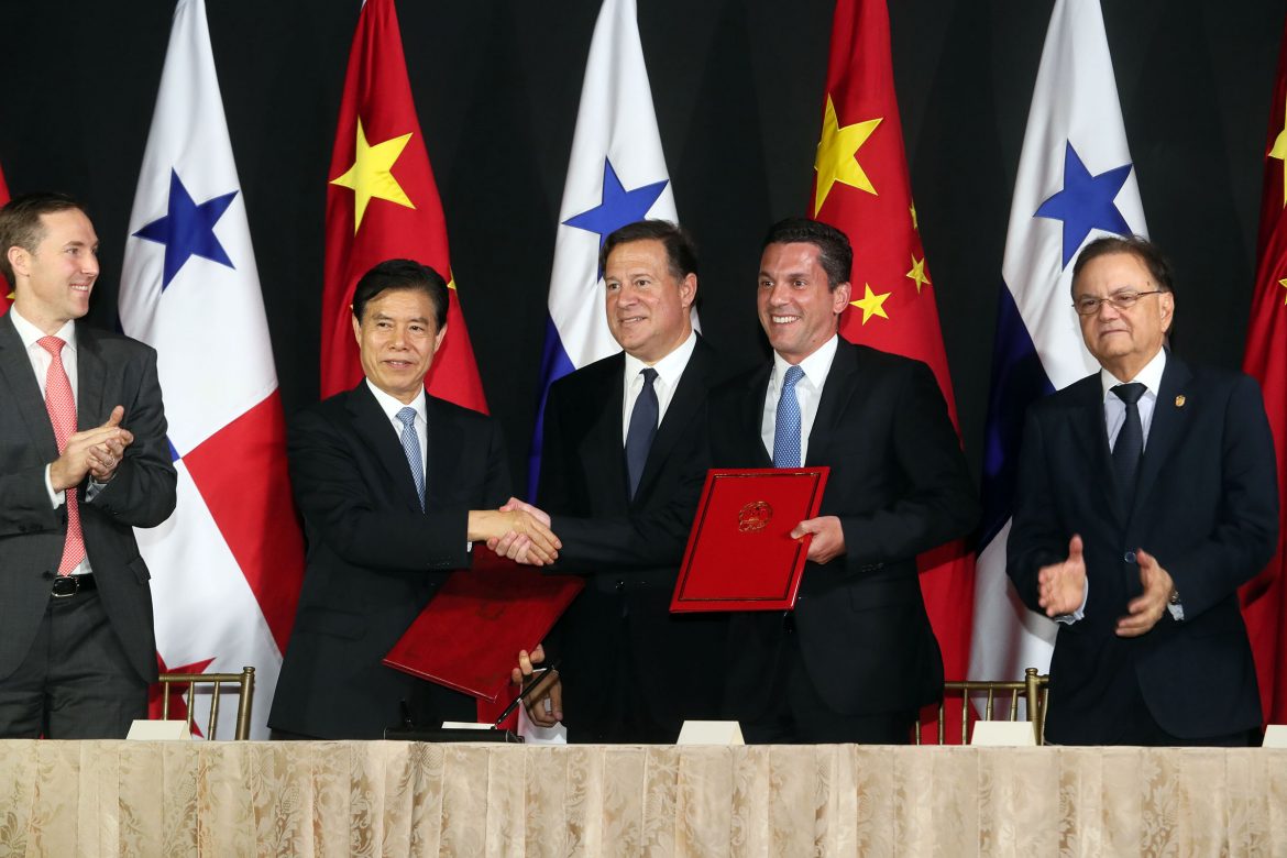 Panamá y China avanzan en acuerdos para sistema ferroviario y la suscripción de un TLC