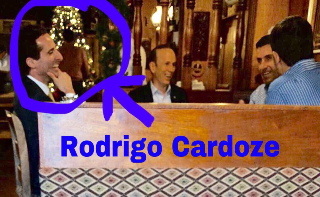 Foto que simula almuerzo entre Rómulo Roux e Iván Zarak es falsa