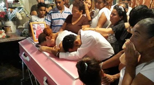 Dan el último adiós a niña que fue asesinada en La Pesa de La Chorrera