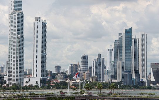Panamá y Reino Unido dan seguimiento a acciones económicas y financieras