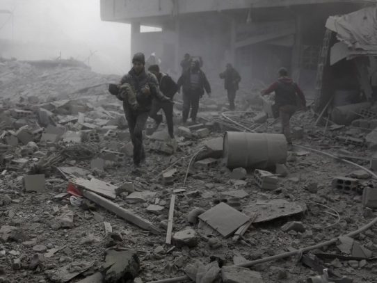 Mueren 24 personas, entre ellas 10 niños, en bombardeos cerca de Damasco