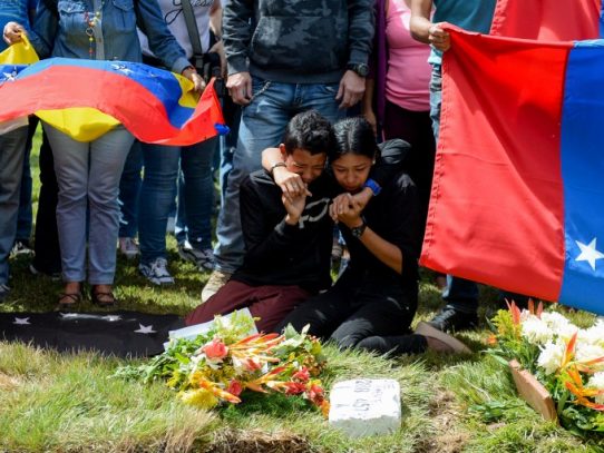 Piloto rebelde Óscar Pérez enterrado en Caracas sin aval de familiares