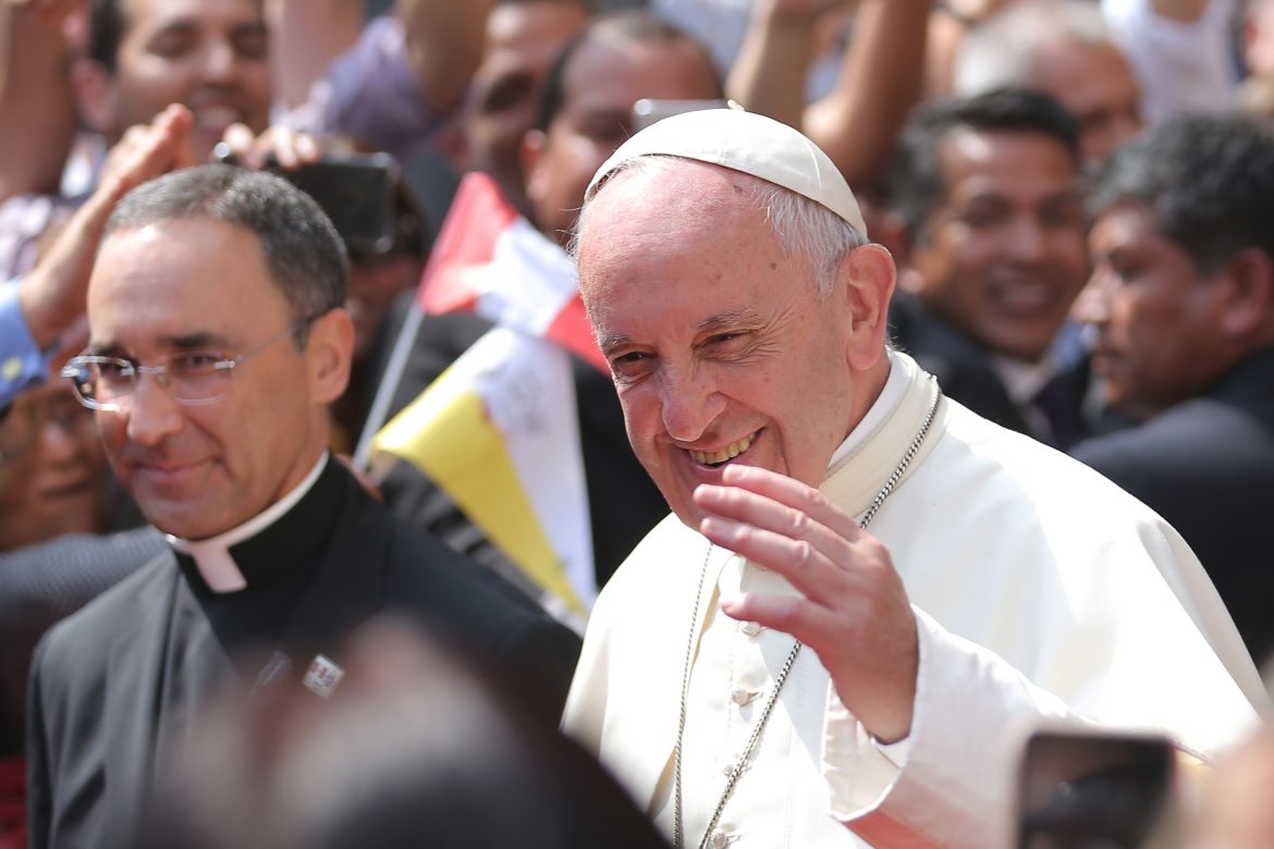 El papa termina su visita a Chile y Perú con una misa multitudinaria en Lima
