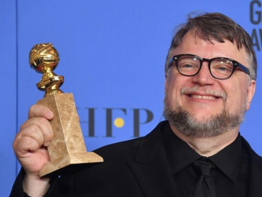Del Toro gana en unos Globos de Oro marcados por la guerra al abuso sexual