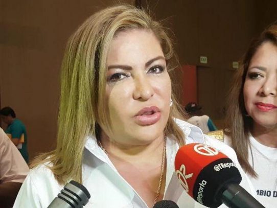 Alma Cortés: Los diputados no se compran, sólo se alquilan