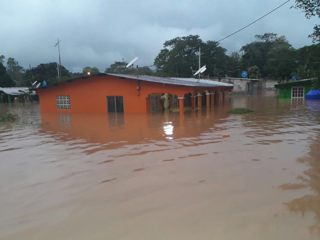 Lluvias en  Colón dejan 1303 viviendas afectadas, se coordina entrega de ayuda humanitaria