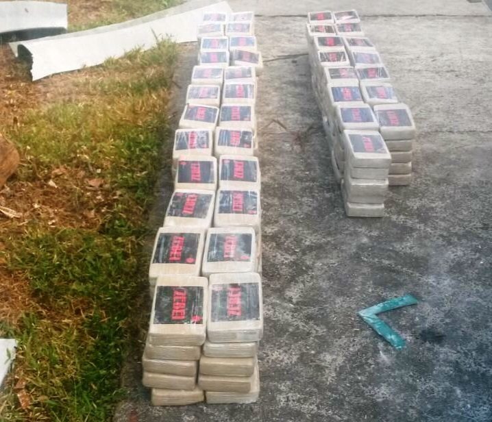 Detienen a colombianos con 474 paquetes de droga en Veraguas