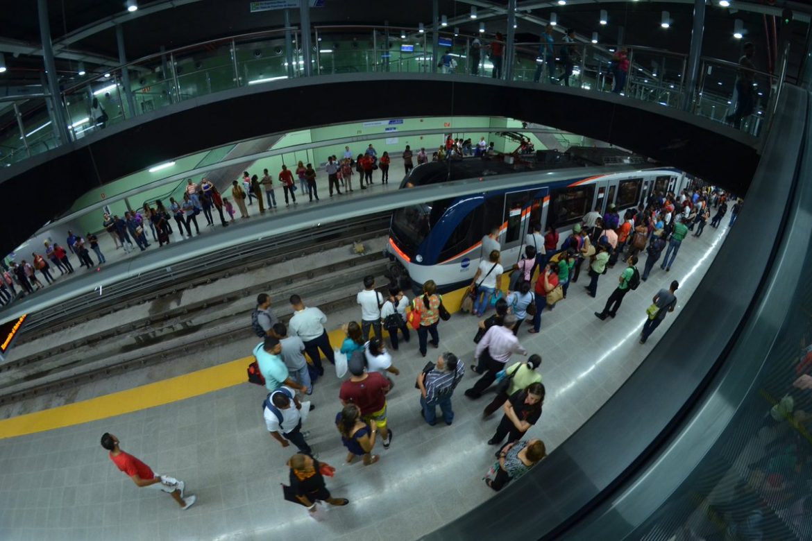 Línea 1 del Metro normaliza servicio tras presentar inconvenientes