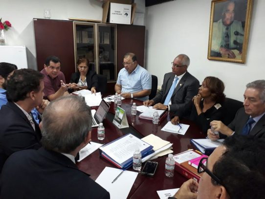 Solís pide orientación política y legal tras sanciones impuestas por el TE