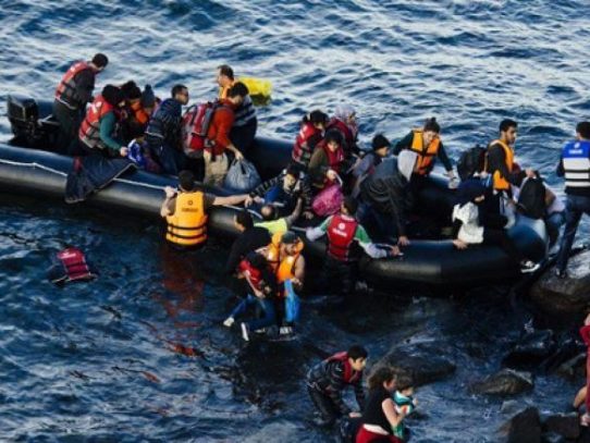Al menos 25 muertos en un naufragio de migrantes ante costas libias