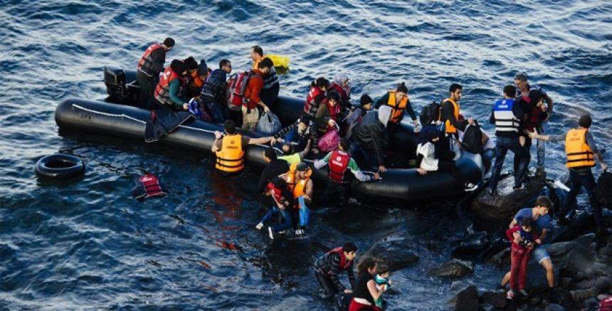 Al menos 25 muertos en un naufragio de migrantes ante costas libias