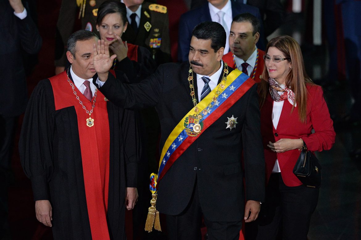Maduro asegura que llueva o truene elecciones presidenciales serán en abril