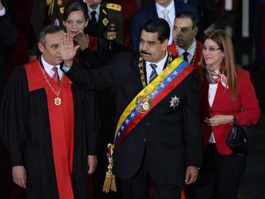 Maduro asegura que llueva o truene elecciones presidenciales serán en abril