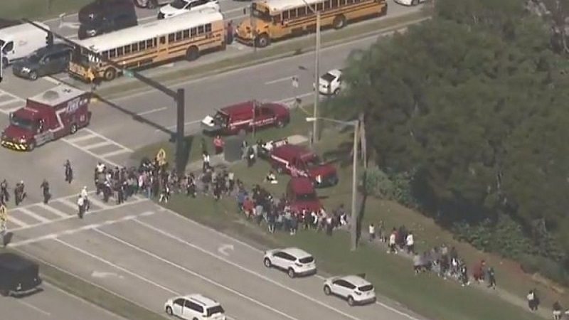 Un tiroteo en una escuela de Florida deja víctimas fatales