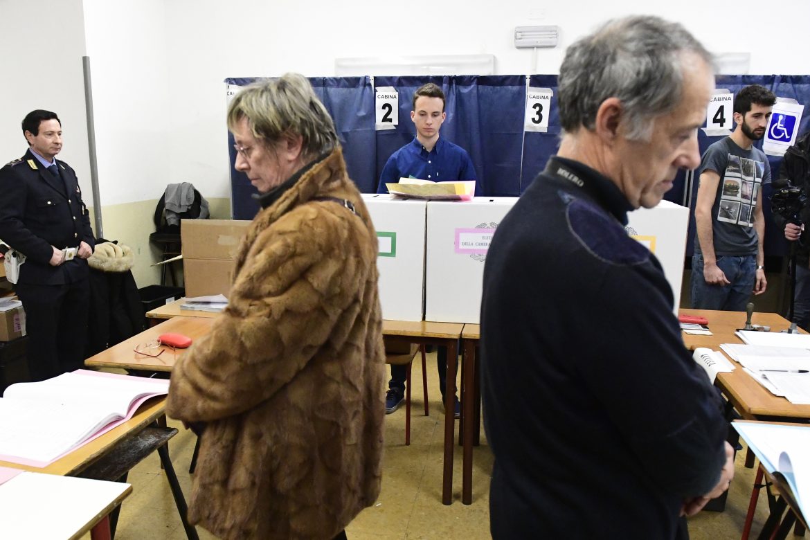 Italia vota entre un giro a la derecha y el riesgo de parálisis