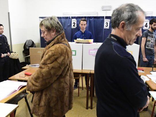 Italia vota entre un giro a la derecha y el riesgo de parálisis