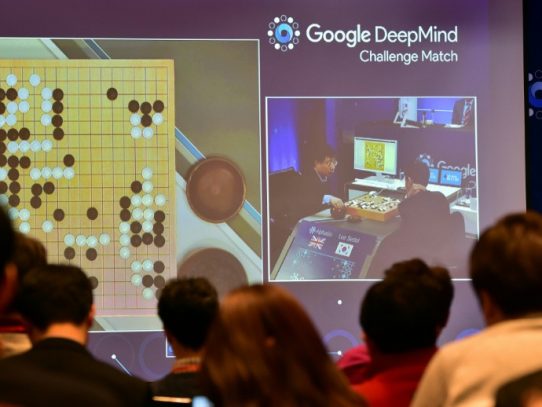 El jefe de DeepMind admite que la inteligencia artificial conlleva "riesgos"