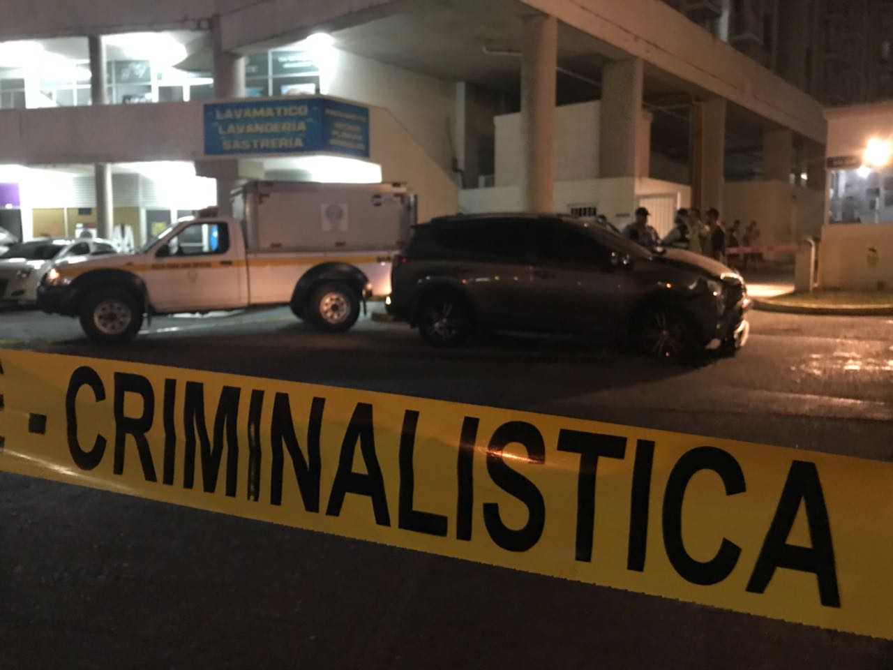 Asesinan a tiros a ciudadano dentro de su auto en Balboa