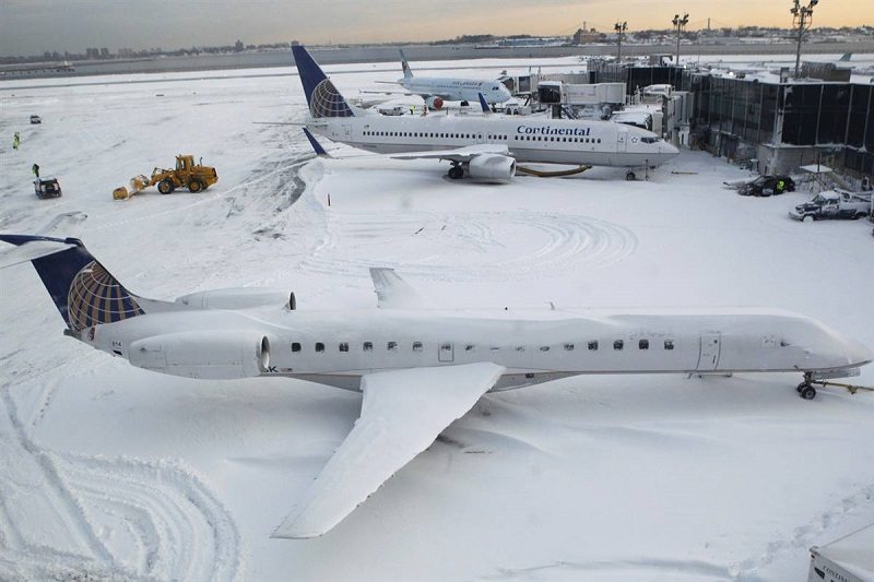 Nueva tormenta de nieve causa anulación de más de 2.000 vuelos en Nueva York