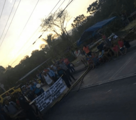 Residentes de Villa Nueva en Chilibre cierran la Transístmica por falta de agua