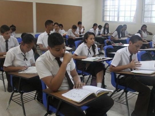 Van 7 mil 500 estudiantes matriculados en Panamá Centro para revalidar