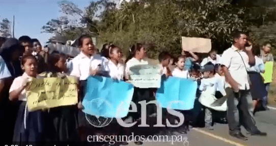 Estudiantes en Chichibalí exigen nombramiento de docente de pre-media