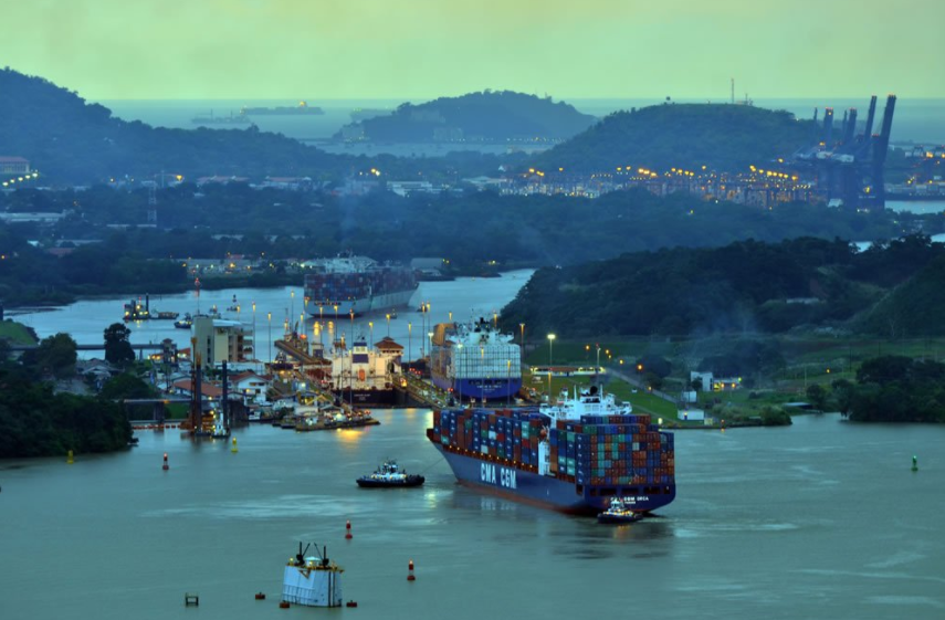 Canal de Panamá registra histórico récord de 38.1 millones de toneladas en un mes