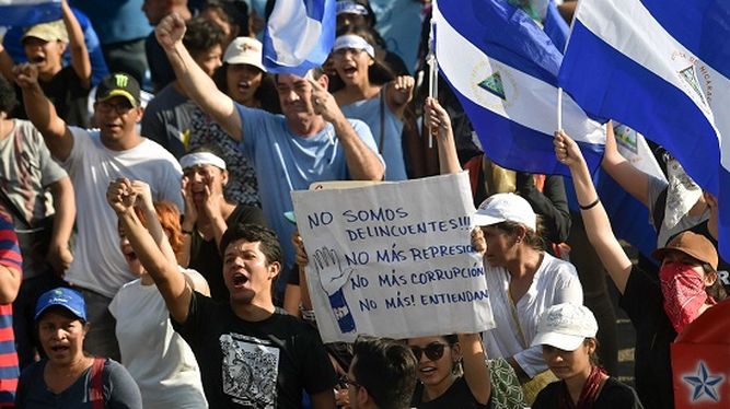 Activistas denuncian a presidente de Nicaragua por muertes en protestas