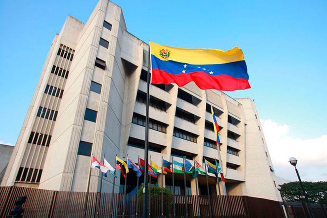 Máxima corte venezolana rechaza "grotescas" sanciones de Panamá y Suiza