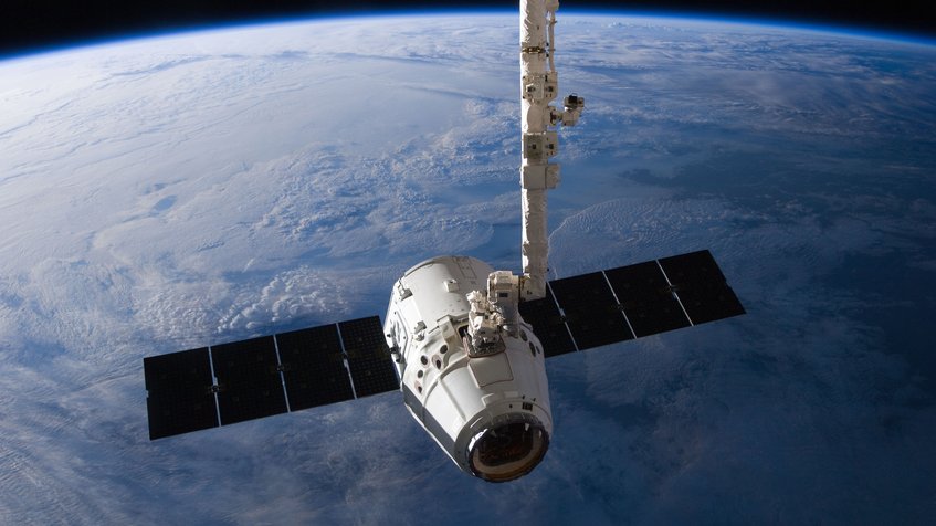 La cápsula Dragon llega a la Estación Espacial Internacional