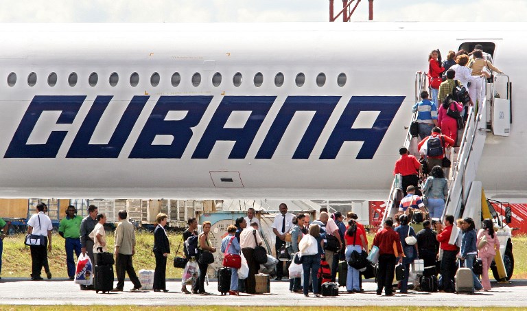Nave de Cubana de Aviación se estrella al despegar de La Habana