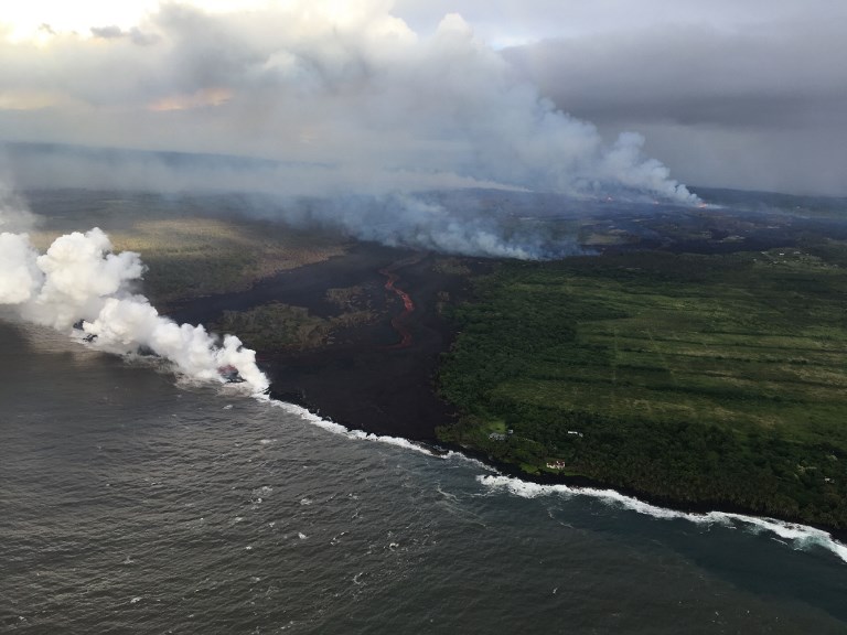 Lava volcánica acecha planta geotérmica en Hawái