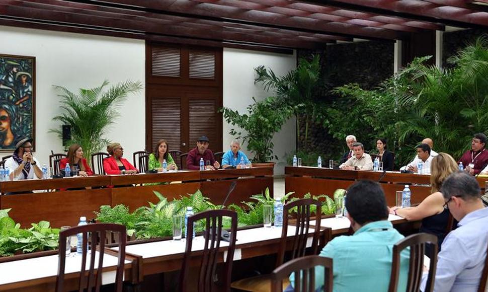 El gobierno de Colombia y el ELN buscan cese al fuego antes de elecciones