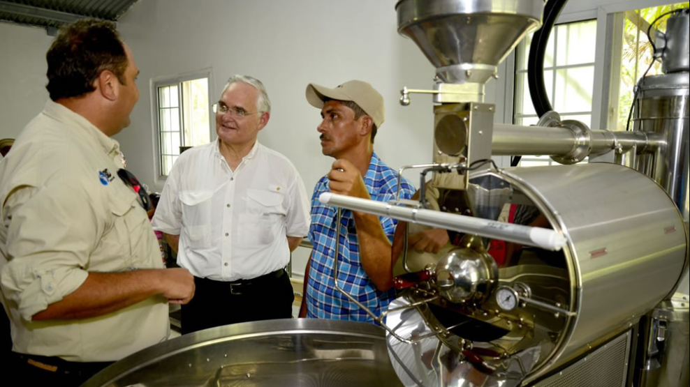 Inauguran primera planta procesadora de café en cuenca del Canal de Panamá