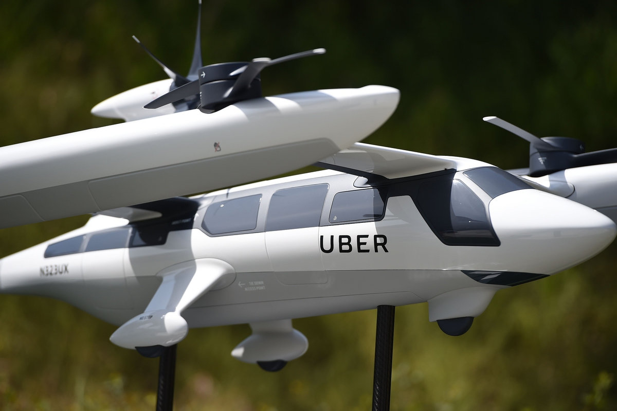 Uber da una muestra de sus futuristas taxis voladores