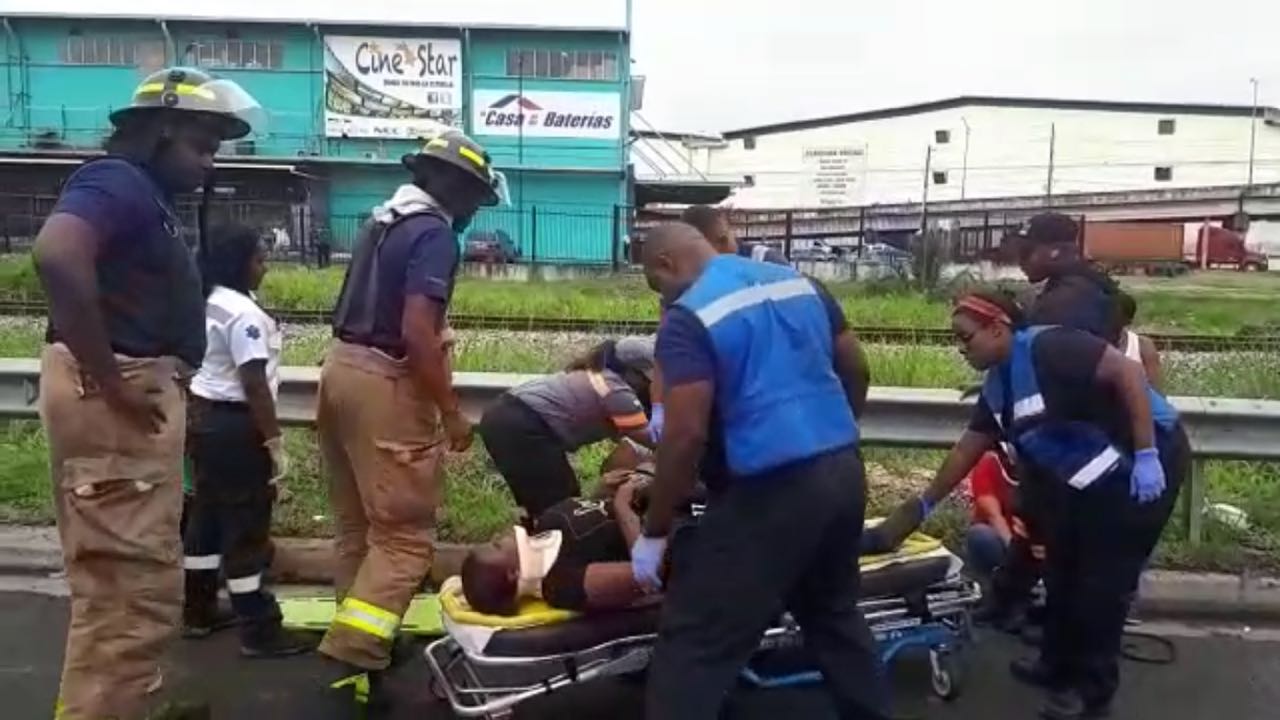 Colisión entre articulado y bus deja 8 heridos en cuatro altos provincia de Colón