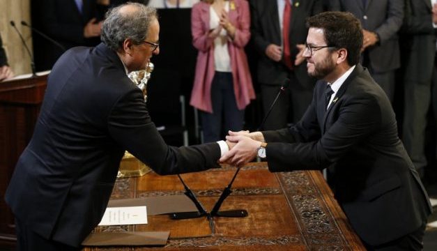 Toma posesión el nuevo gobierno de Cataluña dirigido por el independentista Torra