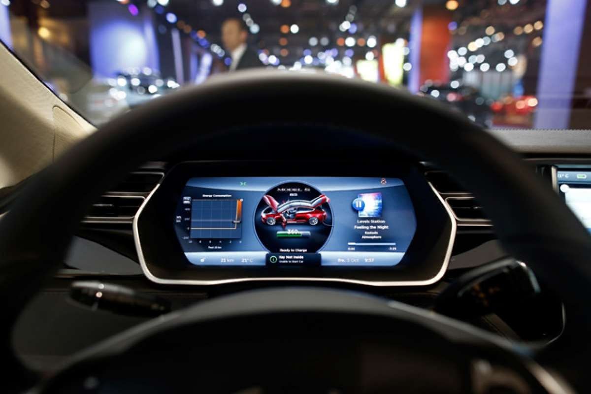 Nuevo software de Tesla permitirá fabricar vehículos totalmente autónomos