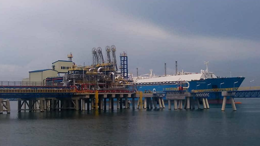 Planta en Panamá se prepara para recibir primer barco de gas natural licuado para abastecerse