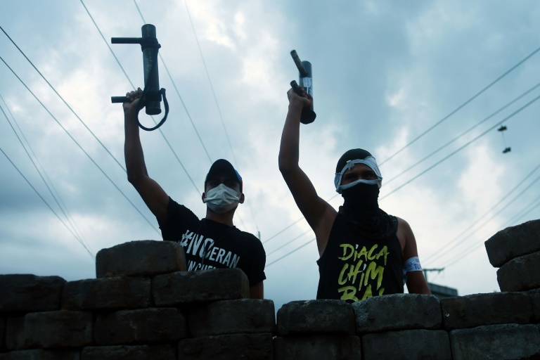 Ciudades nicaragüenses mantienen resistencia en espera del diálogo