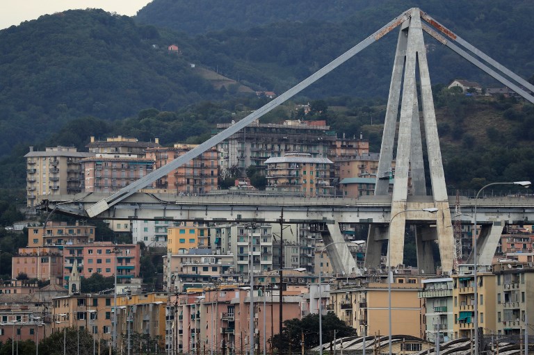 Una treintena de muertos por derrumbe de puente en Italia