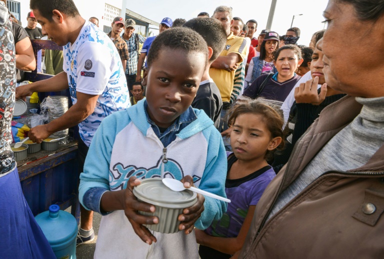 Ecuador abre "corredor humanitario" para venezolanos que migran hacia Perú
