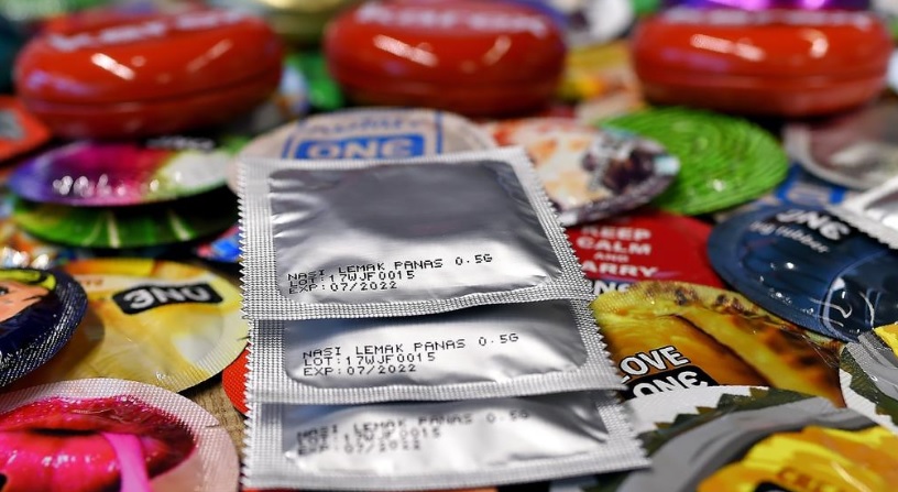 Hoteles y pensiones tendrán que distribuir condones