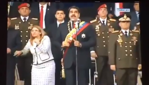Discurso de Maduro es interrumpido por explosión en acto militar